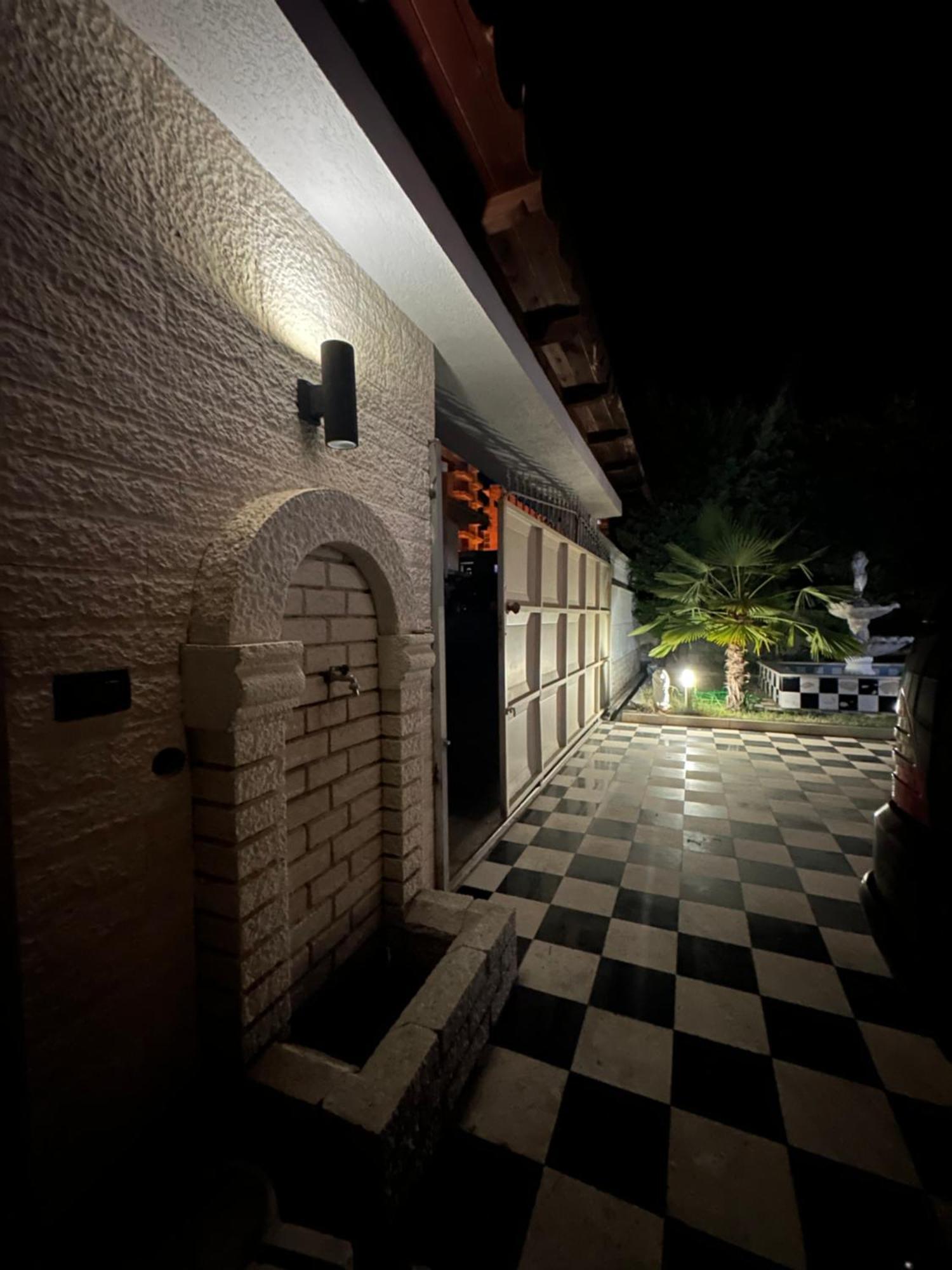 Guest House Pulake Berat Esterno foto