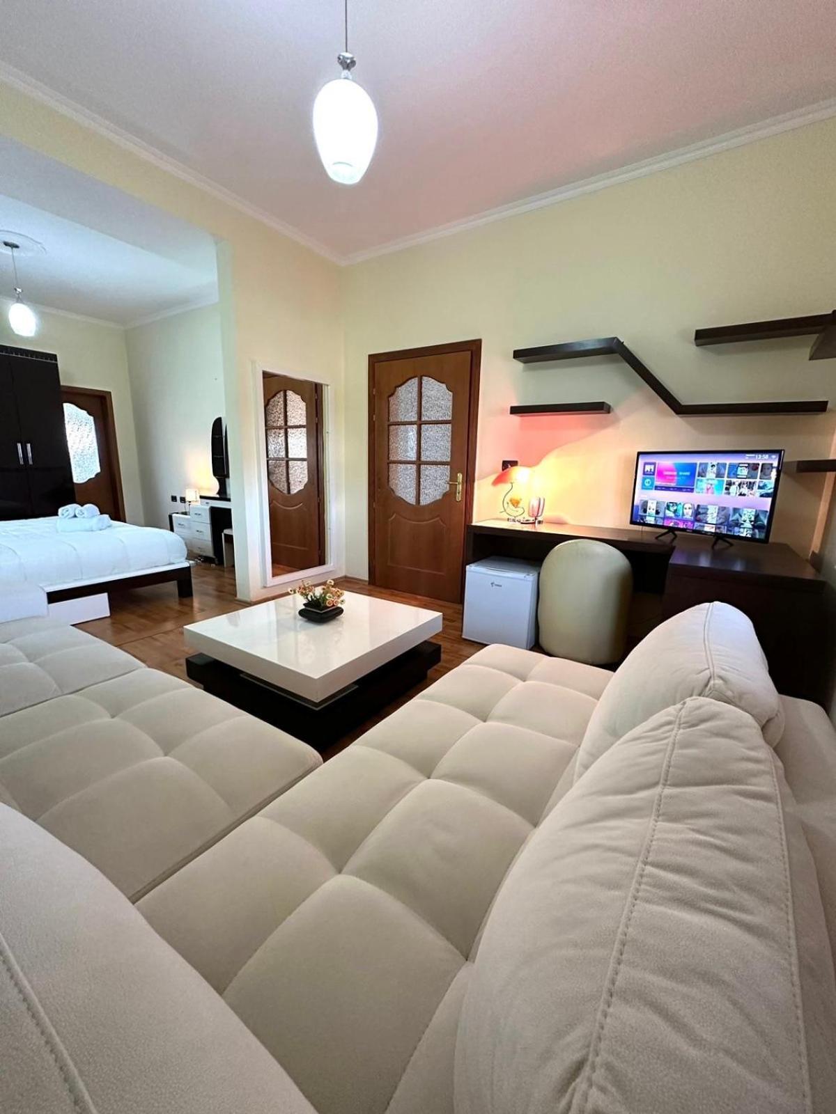 Guest House Pulake Berat Esterno foto