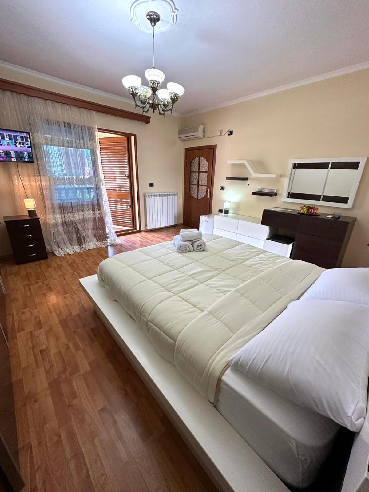 Guest House Pulake Berat Esterno foto