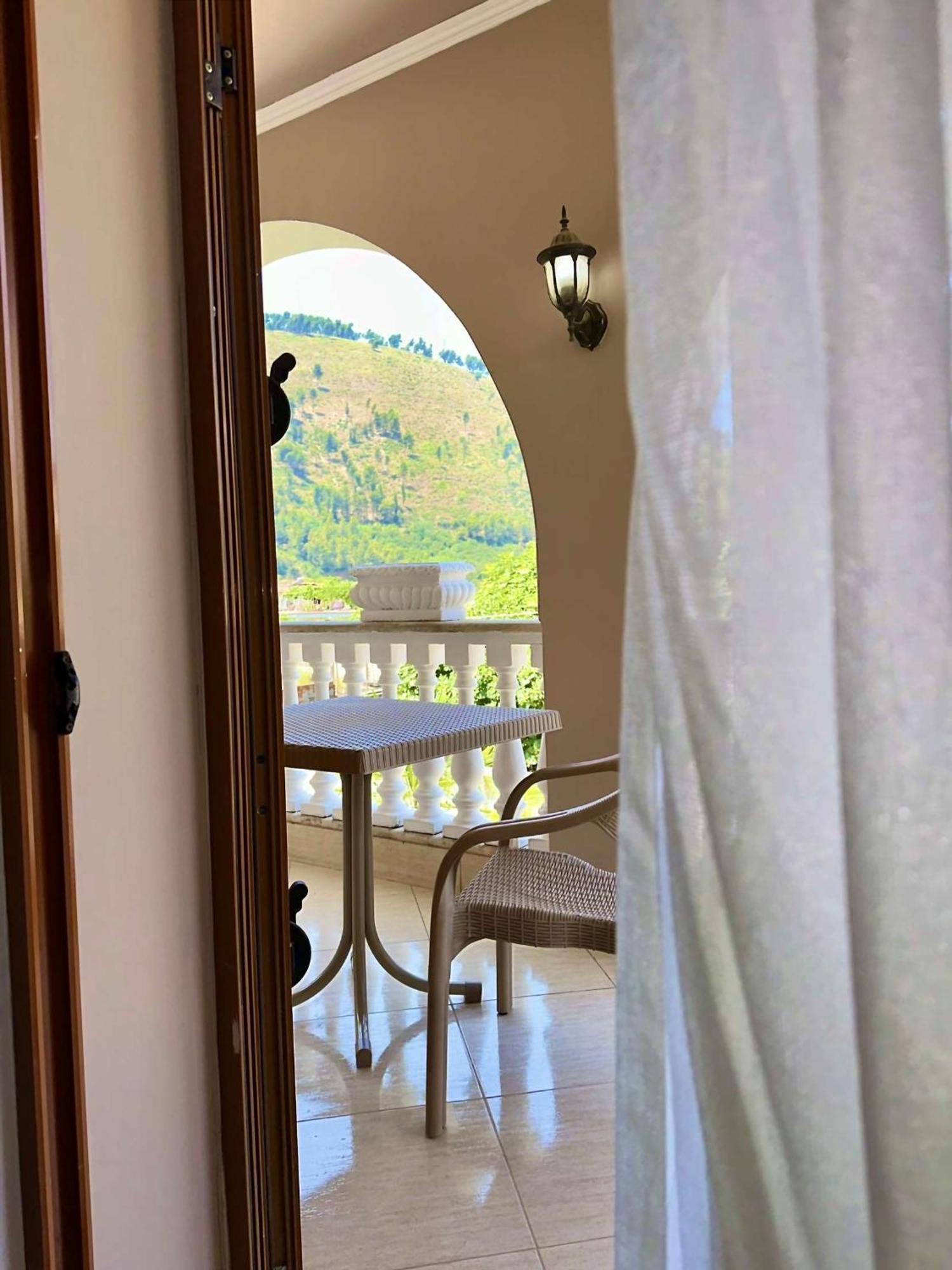 Guest House Pulake Berat Esterno foto