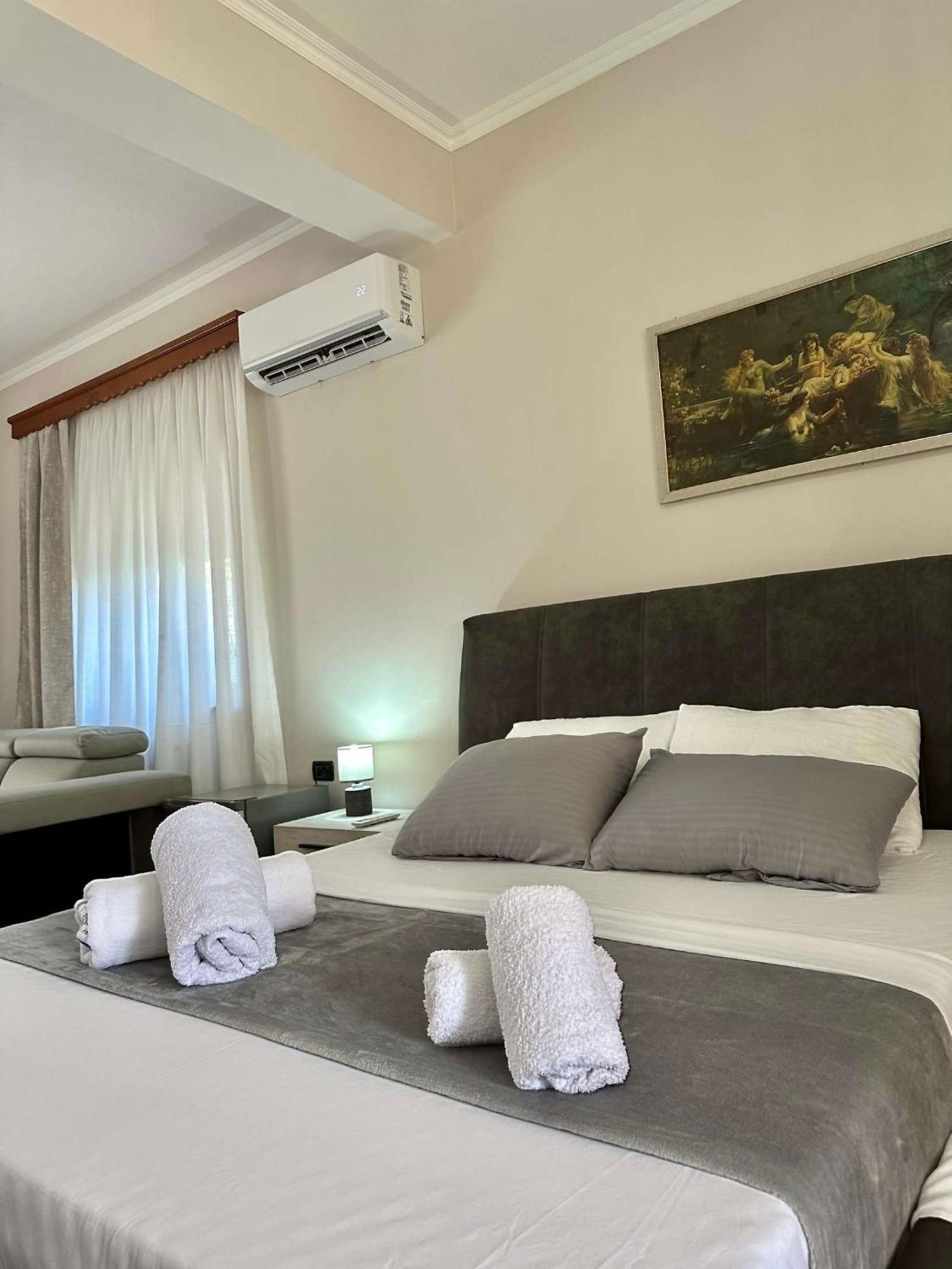 Guest House Pulake Berat Esterno foto