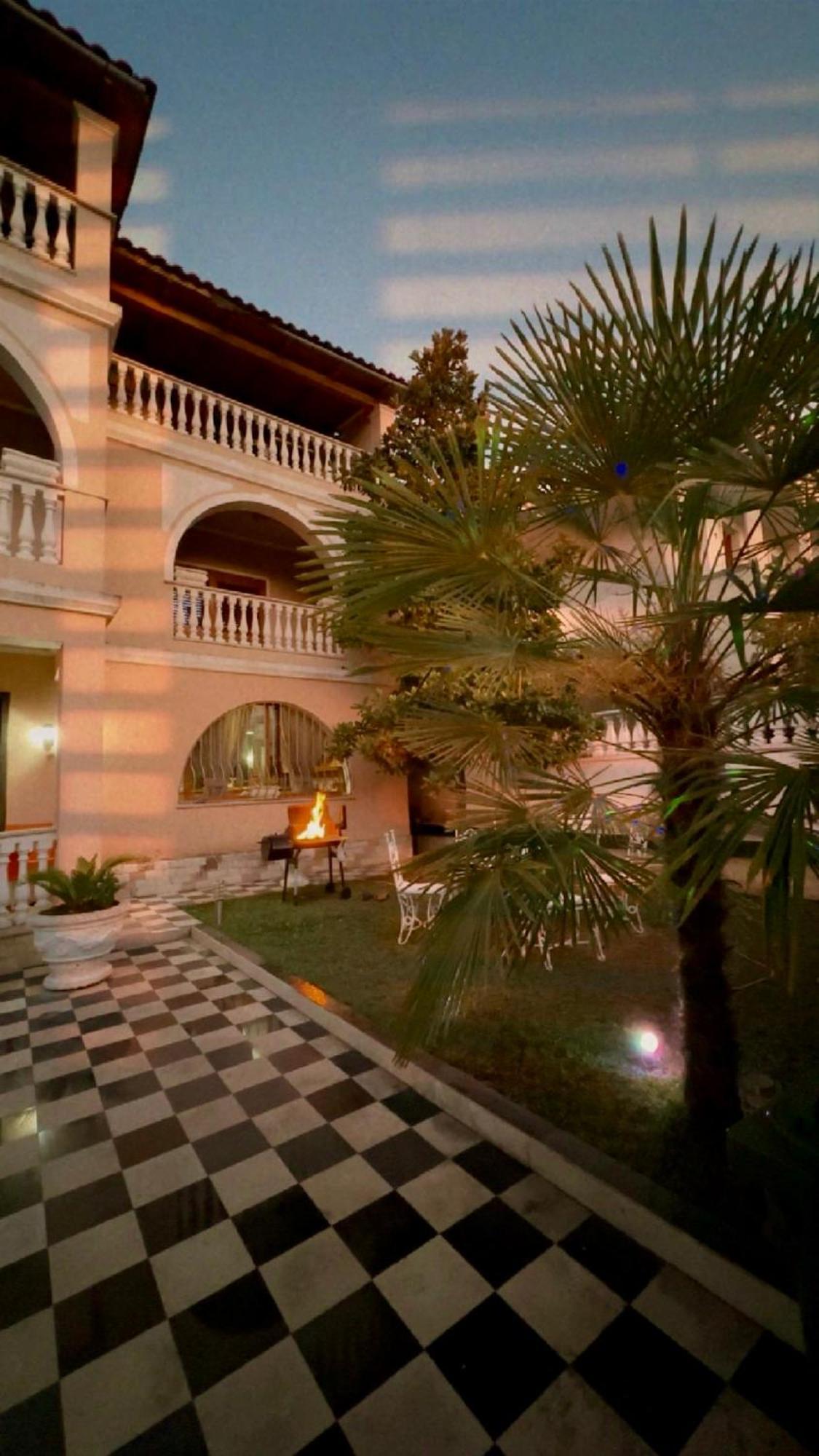 Guest House Pulake Berat Esterno foto